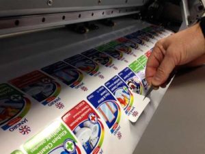 Як вибрати папір для друку наклейок?